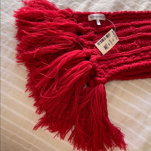 NWT Aeropostale Red Chunky Scarf with Tassles - Picture 4 of 5